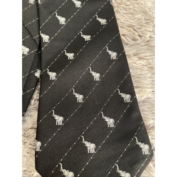 Firsite 💯 % Silk Tie Mens Necktie 4” Wide at Bottom Black With Silver Elephants - Picture 3 of 9